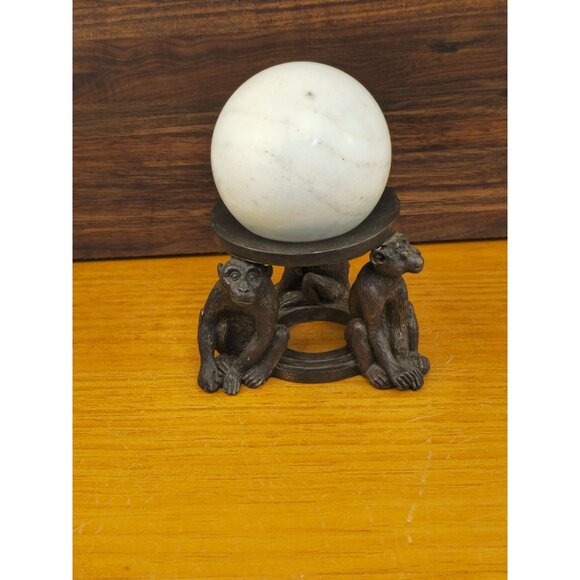 Vintage Brass Monkey Figurine Stand With White Marble Sphere Decorative Collecti - Picture 10 of 12